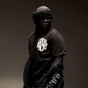 S.PRI NOIR scaled e1709634444618